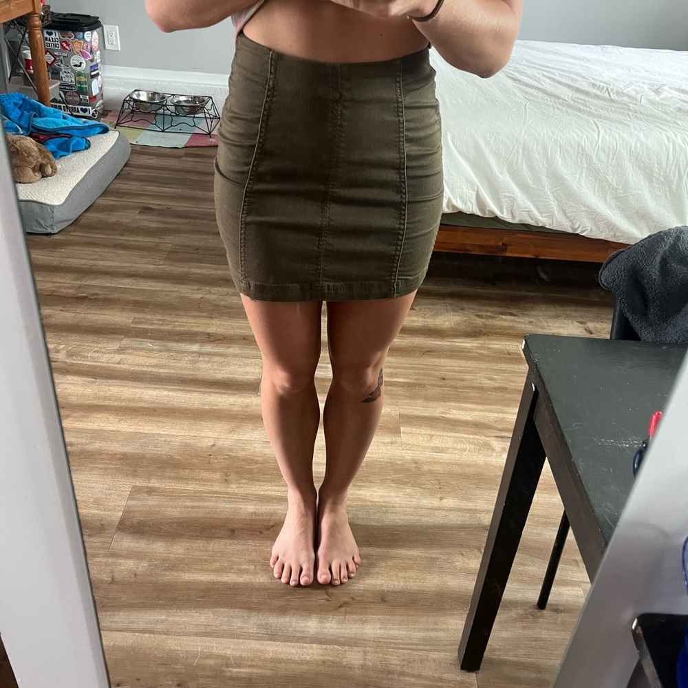 Two-tone mini pencil skirt